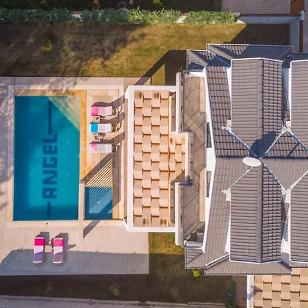 Hisar Celebrity A Villa *